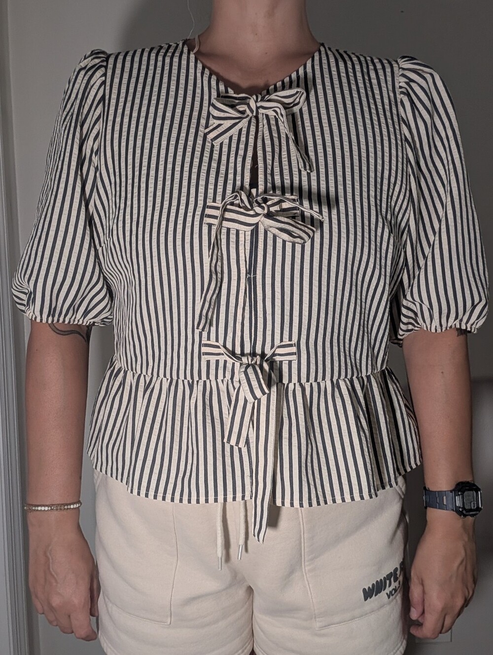 CeCe Tan & Navy Striped Tie Front Blouse Puff Sleeve Top Size Large